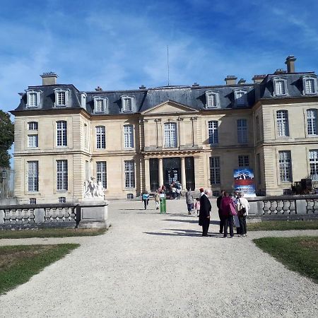 Residence le Château Champs-Sur-Marne Exterior foto