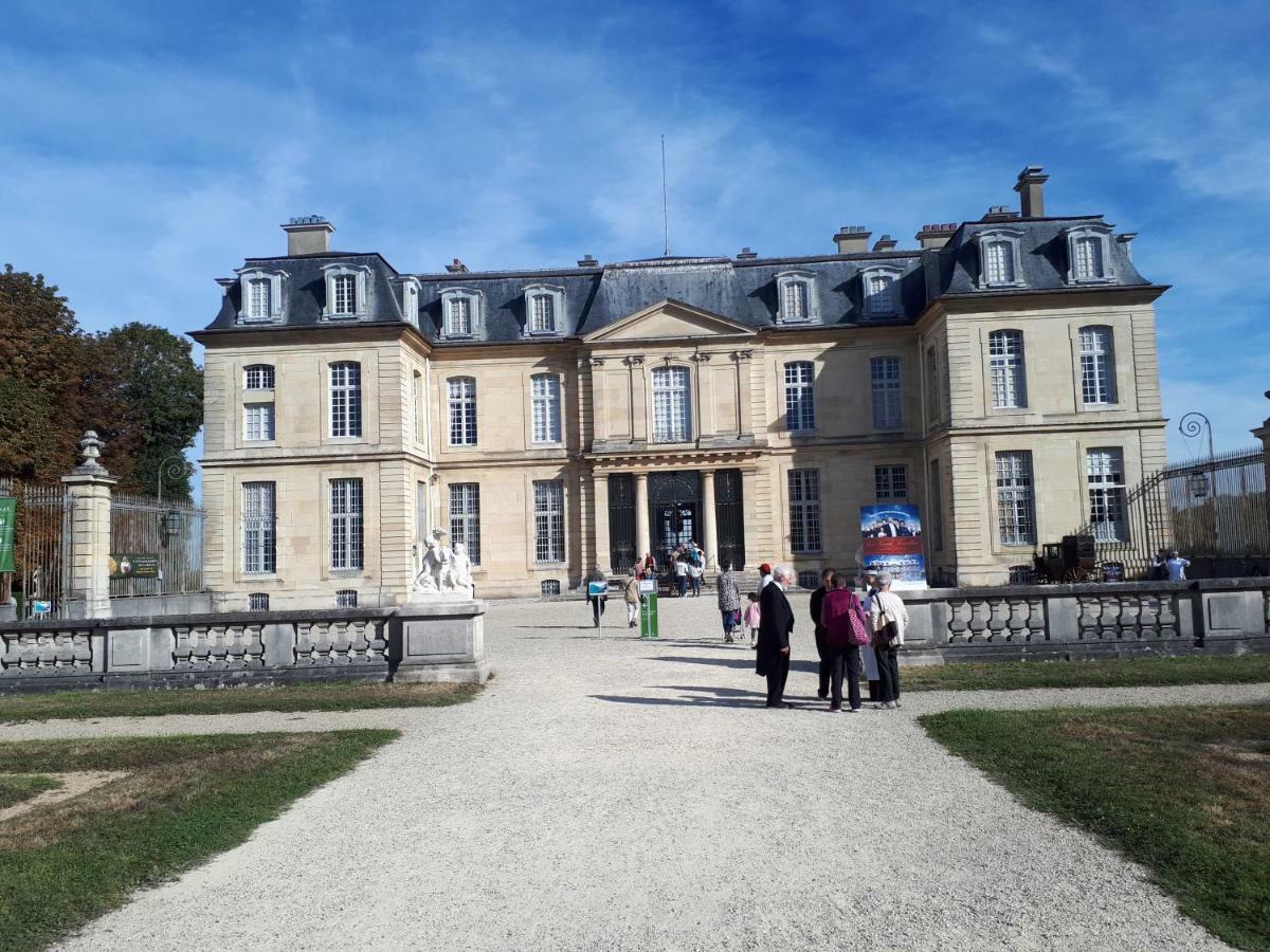 Residence le Château Champs-Sur-Marne Exterior foto